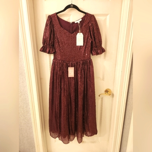 Ivy City Clara Plum Seqiun Dress NWT - Picture 3 of 7
